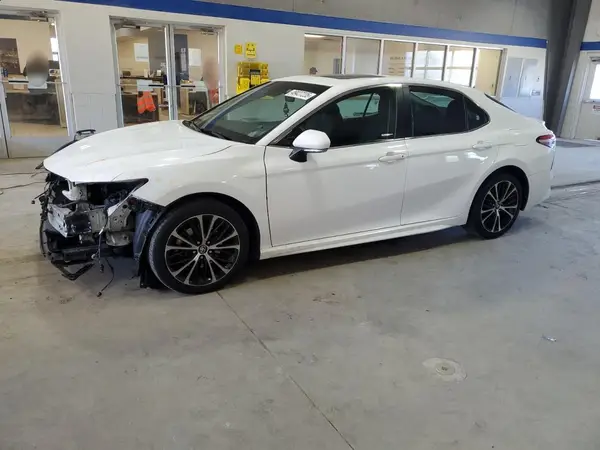 4T1B11HKXJU044997 2018 TOYOTA CAMRY - Image 1