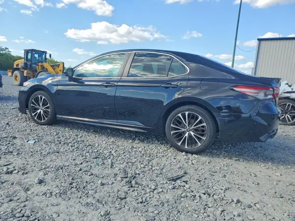 4T1B11HKXJU048516 2018 TOYOTA CAMRY - Image 2