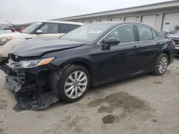 4T1B11HKXJU051349 2018 TOYOTA CAMRY - Image 1