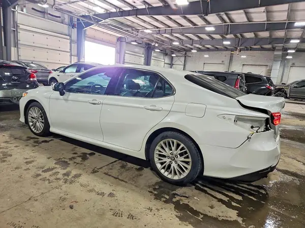 4T1B11HKXJU052355 2018 TOYOTA CAMRY - Image 2