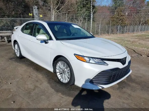 4T1B11HKXJU053635 2018 TOYOTA CAMRY - Image 1