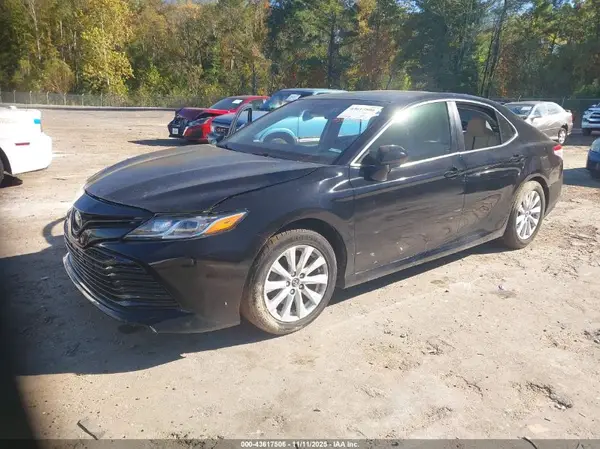 4T1B11HKXJU054641 2018 TOYOTA CAMRY - Image 2