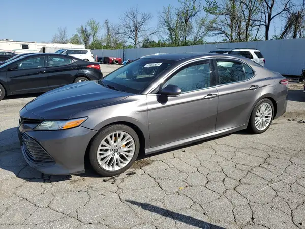 4T1B11HKXJU054672 2018 TOYOTA CAMRY - Image 1