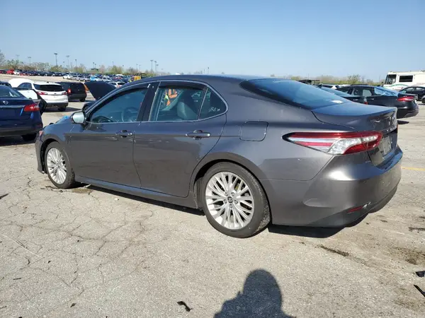 4T1B11HKXJU054672 2018 TOYOTA CAMRY - Image 2