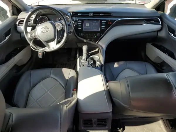 4T1B11HKXJU054672 2018 TOYOTA CAMRY - Image 8