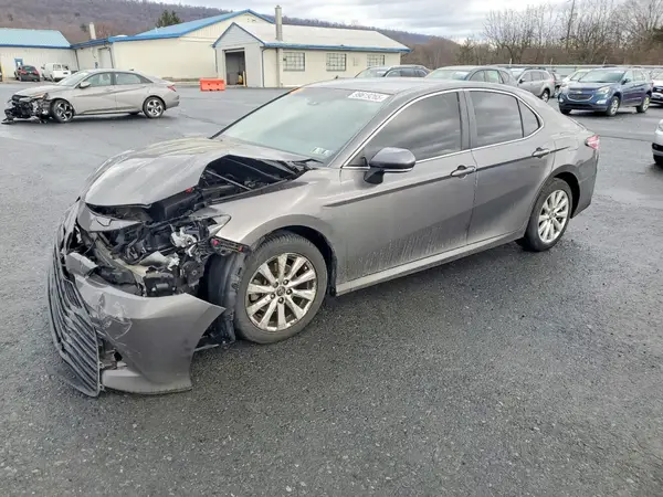 4T1B11HKXJU055546 2018 TOYOTA CAMRY - Image 1