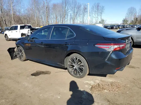 4T1B11HKXJU055742 2018 TOYOTA CAMRY - Image 2