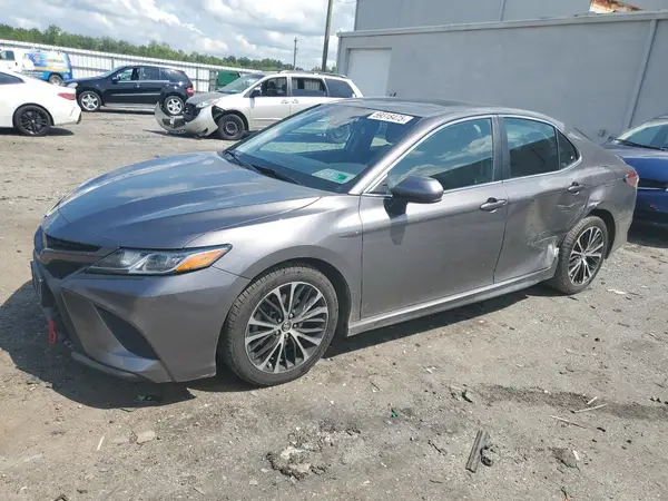 4T1B11HKXJU057510 2018 TOYOTA CAMRY - Image 1