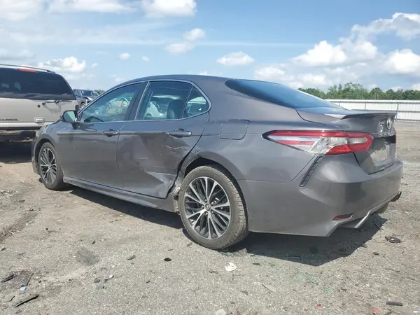 4T1B11HKXJU057510 2018 TOYOTA CAMRY - Image 2