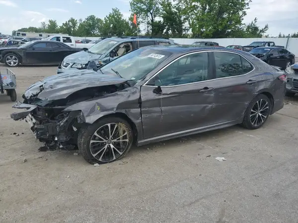 4T1B11HKXJU058253 2018 TOYOTA CAMRY - Image 1