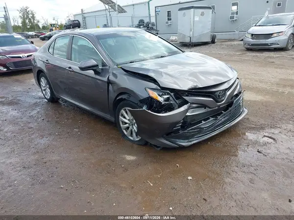 4T1B11HKXJU058270 2018 TOYOTA CAMRY - Image 1