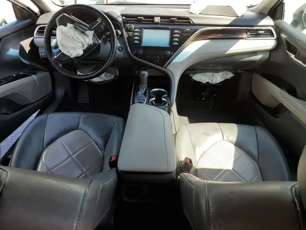 4T1B11HKXJU061749 2018 TOYOTA CAMRY - Image 8