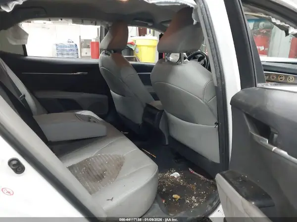 4T1B11HKXJU061976 2018 TOYOTA CAMRY - Image 8
