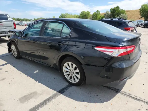 4T1B11HKXJU063906 2018 TOYOTA CAMRY - Image 2