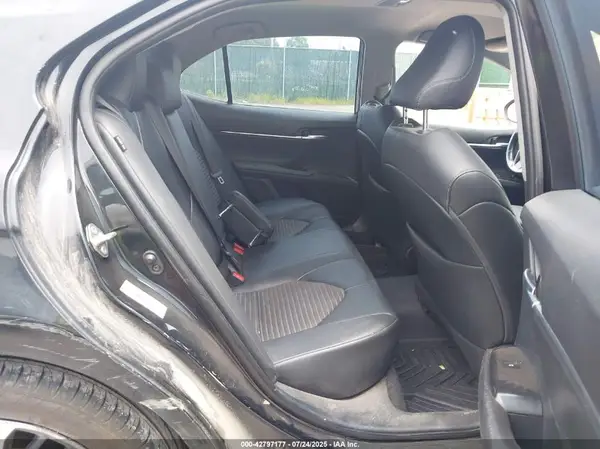 4T1B11HKXJU064814 2018 TOYOTA CAMRY - Image 8
