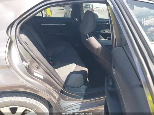 4T1B11HKXJU065428 2018 TOYOTA CAMRY - Image 8