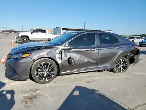 4T1B11HKXJU069317 2018 TOYOTA CAMRY - Image 1