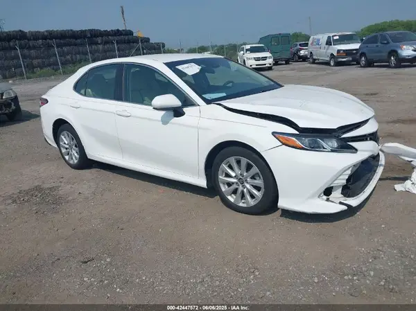 4T1B11HKXJU069544 2018 TOYOTA CAMRY - Image 1