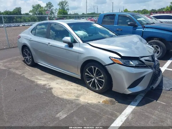4T1B11HKXJU072492 2018 TOYOTA CAMRY - Image 1