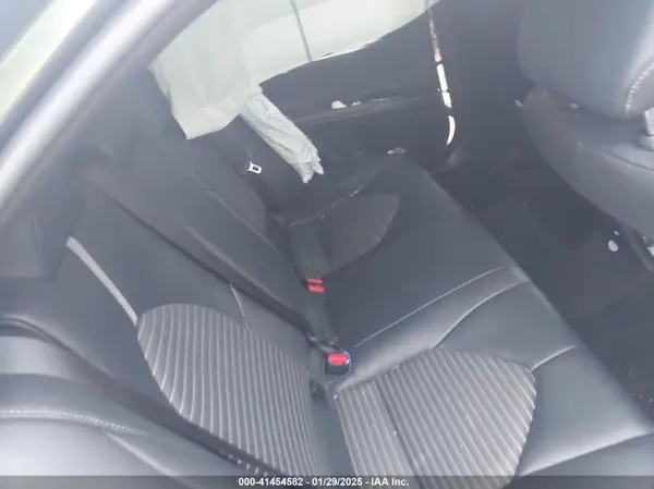 4T1B11HKXJU074114 2018 TOYOTA CAMRY - Image 8