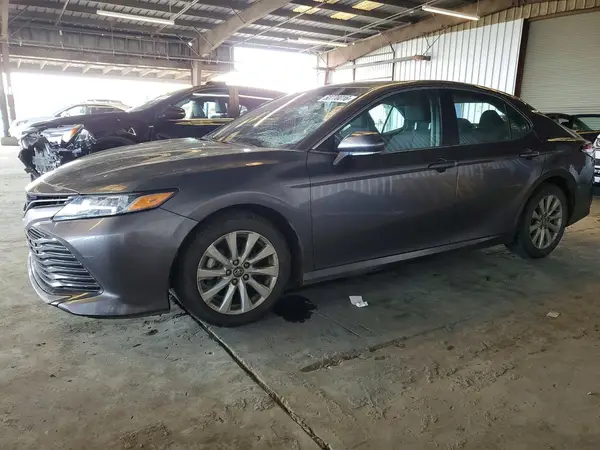 4T1B11HKXJU074582 2018 TOYOTA CAMRY - Image 1