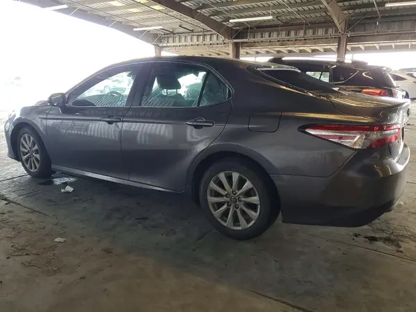 4T1B11HKXJU074582 2018 TOYOTA CAMRY - Image 2