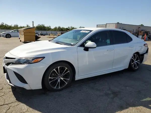 4T1B11HKXJU074890 2018 TOYOTA CAMRY - Image 1