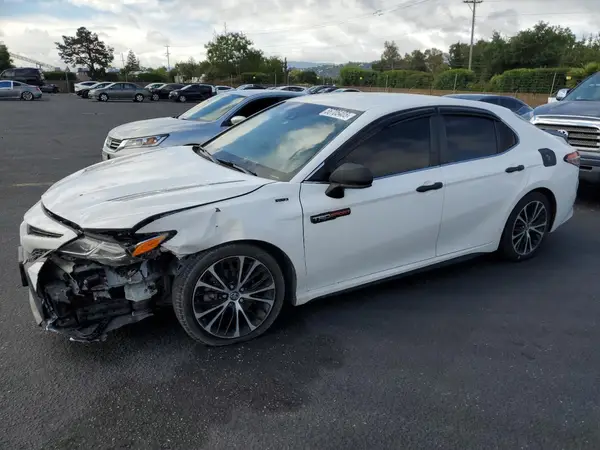 4T1B11HKXJU075330 2018 TOYOTA CAMRY - Image 1