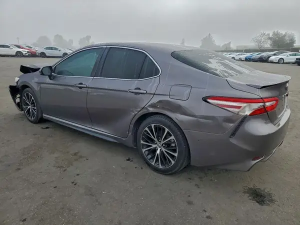 4T1B11HKXJU080155 2018 TOYOTA CAMRY - Image 2