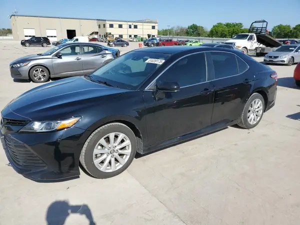 4T1B11HKXJU081144 2018 TOYOTA CAMRY - Image 1