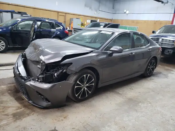 4T1B11HKXJU081662 2018 TOYOTA CAMRY - Image 1