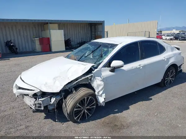 4T1B11HKXJU083492 2018 TOYOTA CAMRY - Image 2