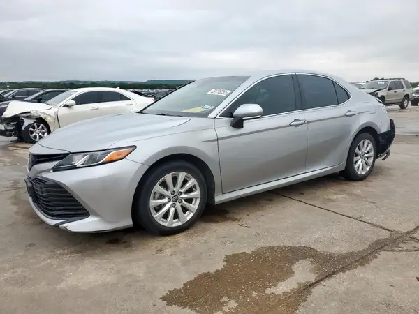 4T1B11HKXJU084092 2018 TOYOTA CAMRY - Image 1
