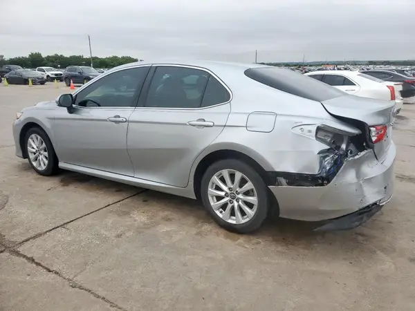 4T1B11HKXJU084092 2018 TOYOTA CAMRY - Image 2
