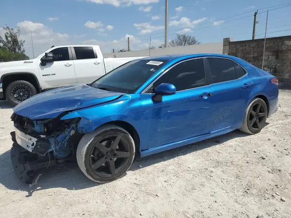 4T1B11HKXJU084464 2018 TOYOTA CAMRY - Image 1