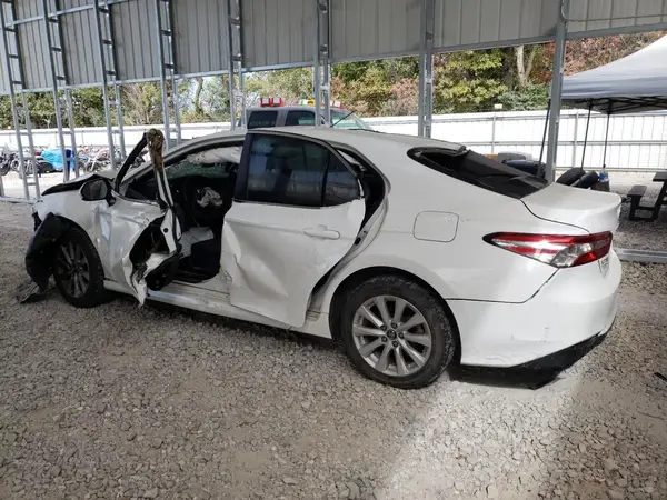 4T1B11HKXJU086540 2018 TOYOTA CAMRY - Image 2