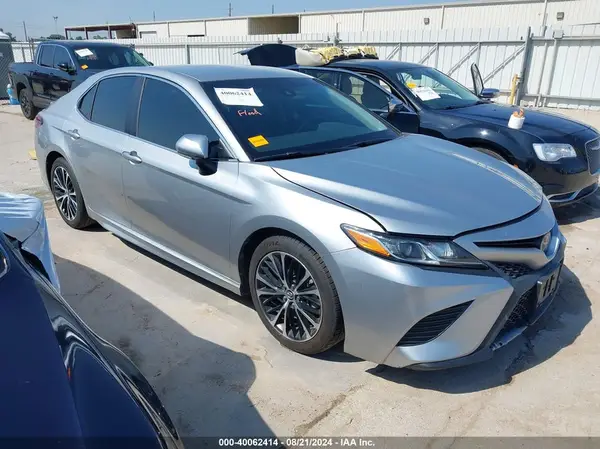 4T1B11HKXJU086716 2018 TOYOTA CAMRY - Image 1