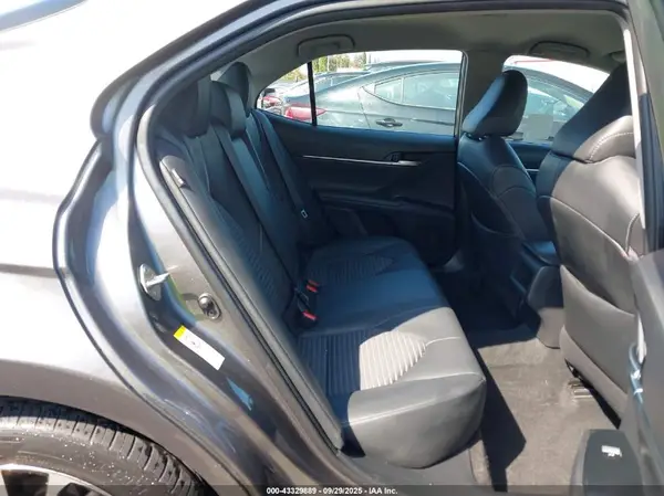 4T1B11HKXJU086859 2018 TOYOTA CAMRY - Image 8