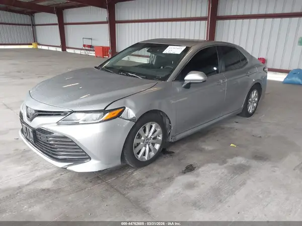 4T1B11HKXJU087218 2018 TOYOTA CAMRY - Image 2
