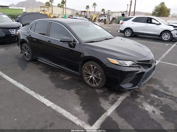 4T1B11HKXJU089017 2018 TOYOTA CAMRY - Image 1