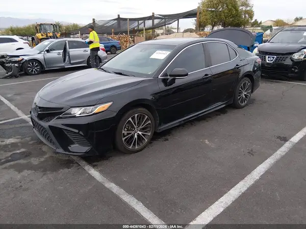 4T1B11HKXJU089017 2018 TOYOTA CAMRY - Image 2