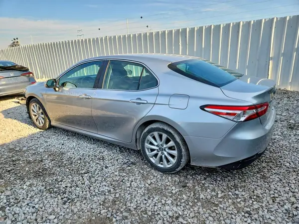 4T1B11HKXJU089731 2018 TOYOTA CAMRY - Image 2