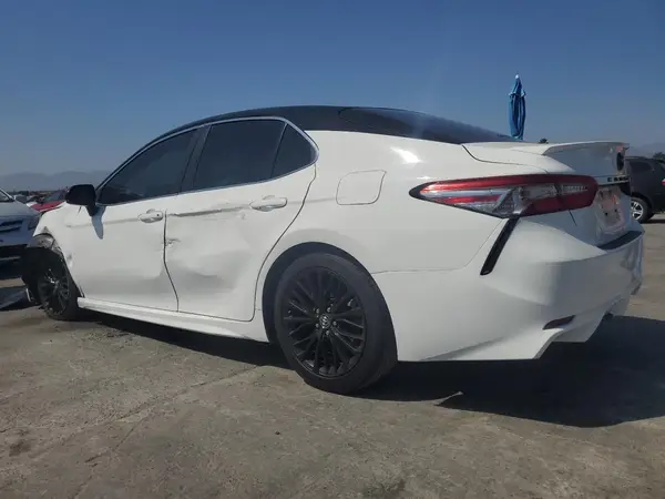 4T1B11HKXJU092337 2018 TOYOTA CAMRY - Image 2