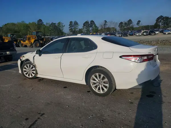 4T1B11HKXJU092466 2018 TOYOTA CAMRY - Image 2