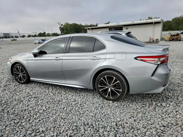 4T1B11HKXJU093522 2018 TOYOTA CAMRY - Image 2