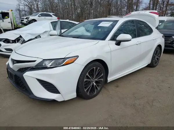4T1B11HKXJU095142 2018 TOYOTA CAMRY - Image 2