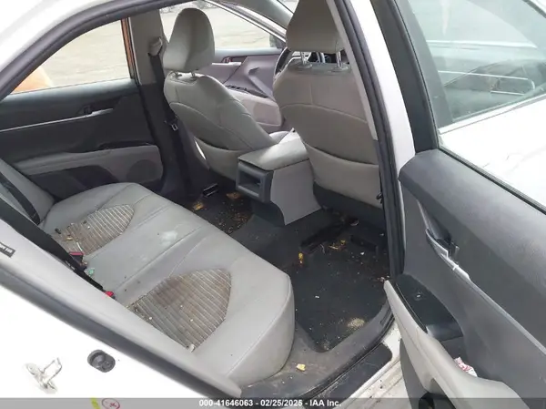 4T1B11HKXJU095142 2018 TOYOTA CAMRY - Image 8