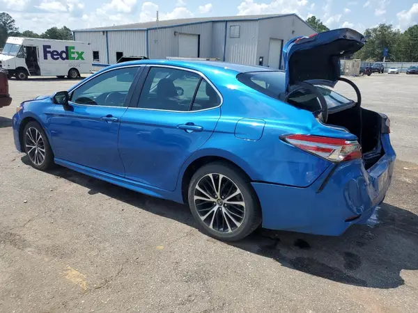 4T1B11HKXJU096971 2018 TOYOTA CAMRY - Image 2