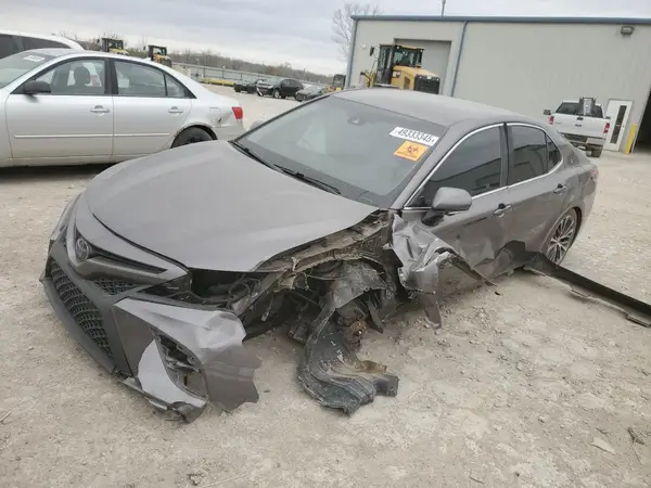 4T1B11HKXJU098896 2018 TOYOTA CAMRY - Image 1