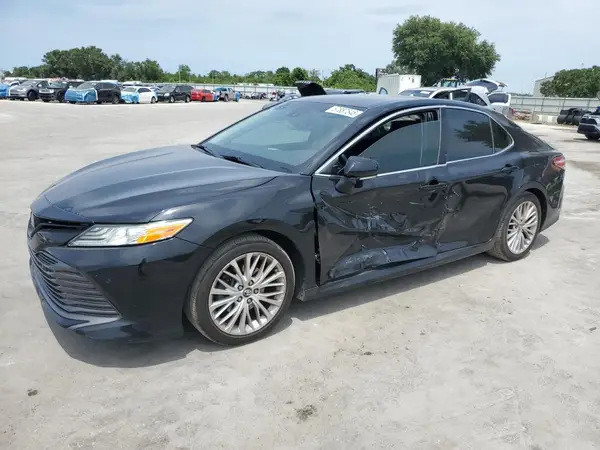 4T1B11HKXJU101909 2018 TOYOTA CAMRY - Image 1